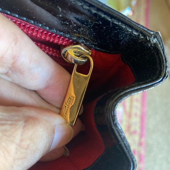 Salvatore Ferragamo vintage suede shoulder bag - Picture 6 of 9